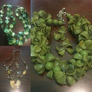 Green is the color!3 necklaces & 1 set of earrings